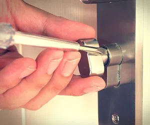 Community Locksmith Store Fountain Valley, CA 714-923-1184 - lock-locksmiths